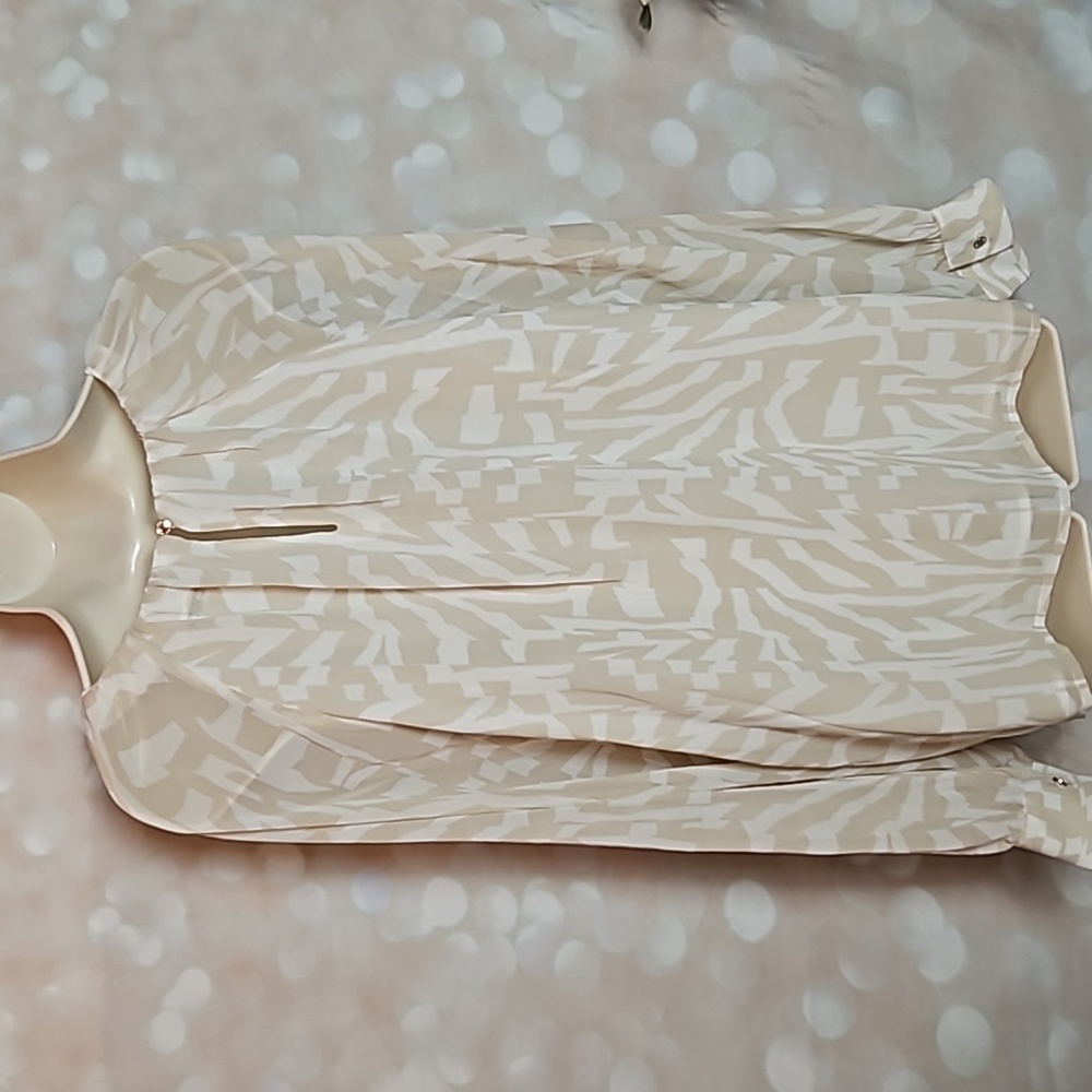 Calvin Klein | Beige and White Flowy Blouse - Picture 3 of 10
